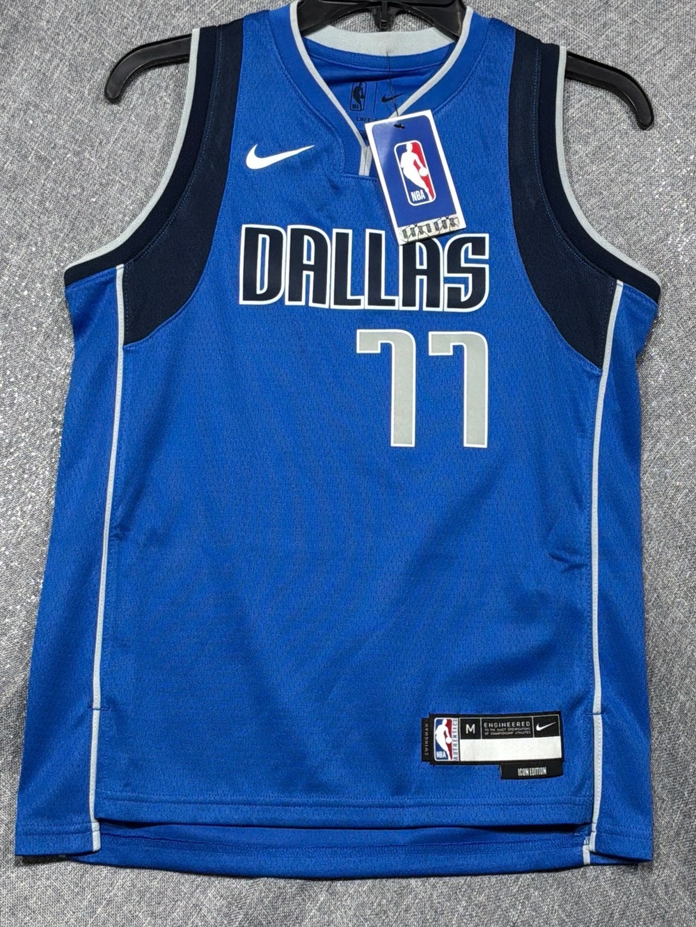 Nike Dallas Mavericks Luka Dončić #77 Blue and Navy Jersey
